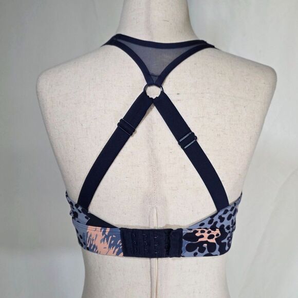 Under Armour UA Breathelux High Impact Sports Bra Size Small (30-34C-DD) - Picture 5 of 9